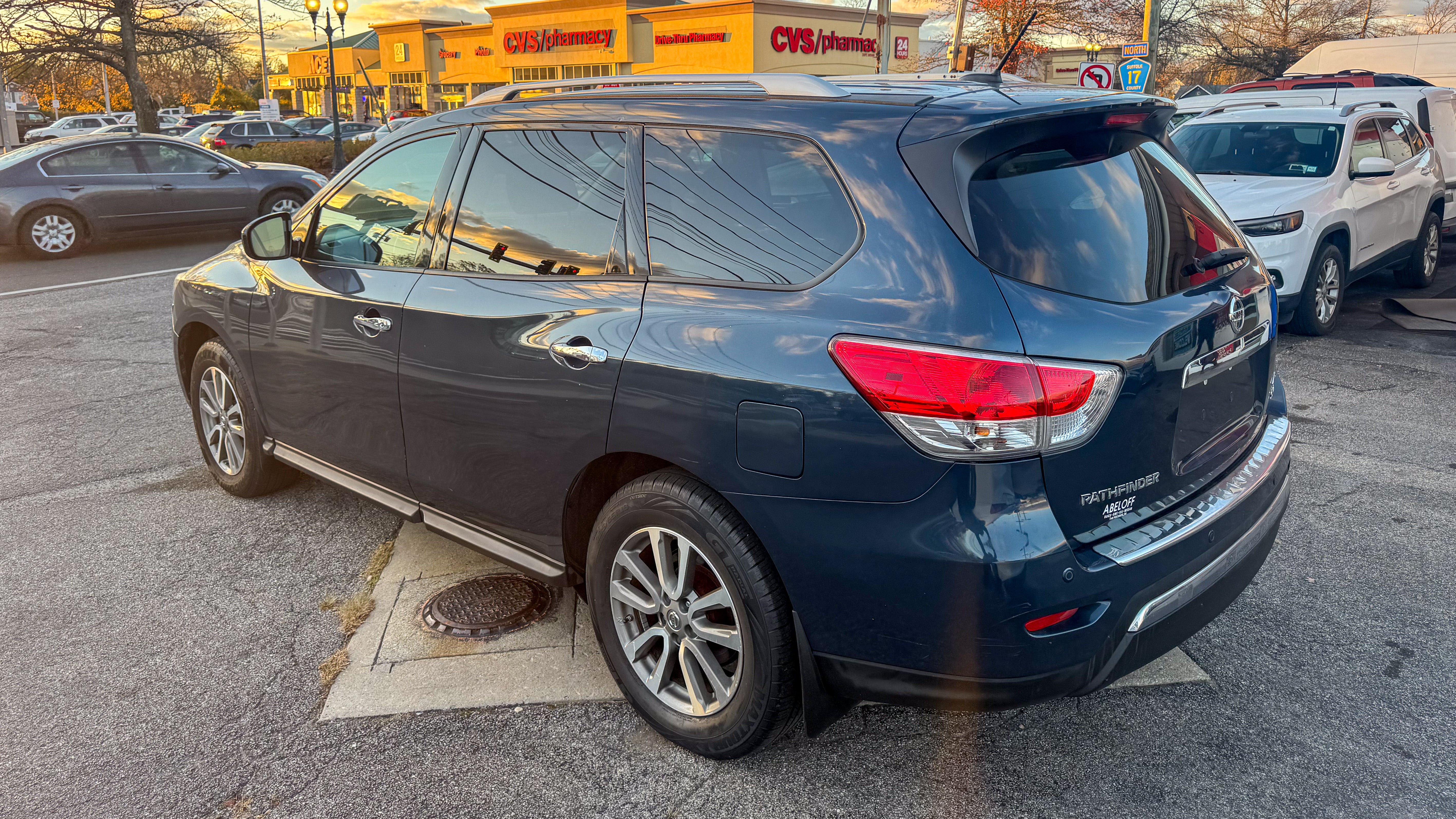 2016 Nissan Pathfinder SV