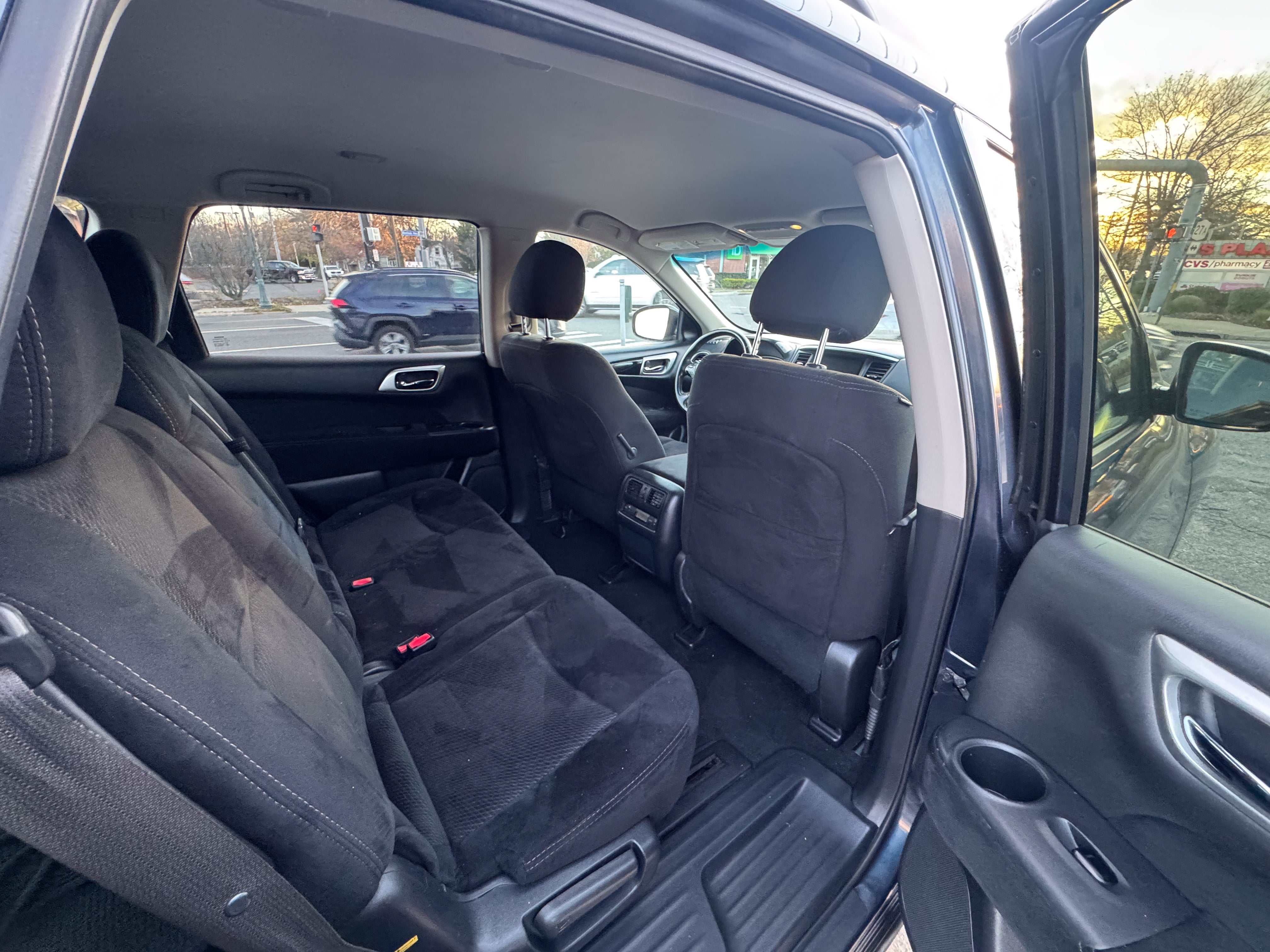 2016 Nissan Pathfinder SV