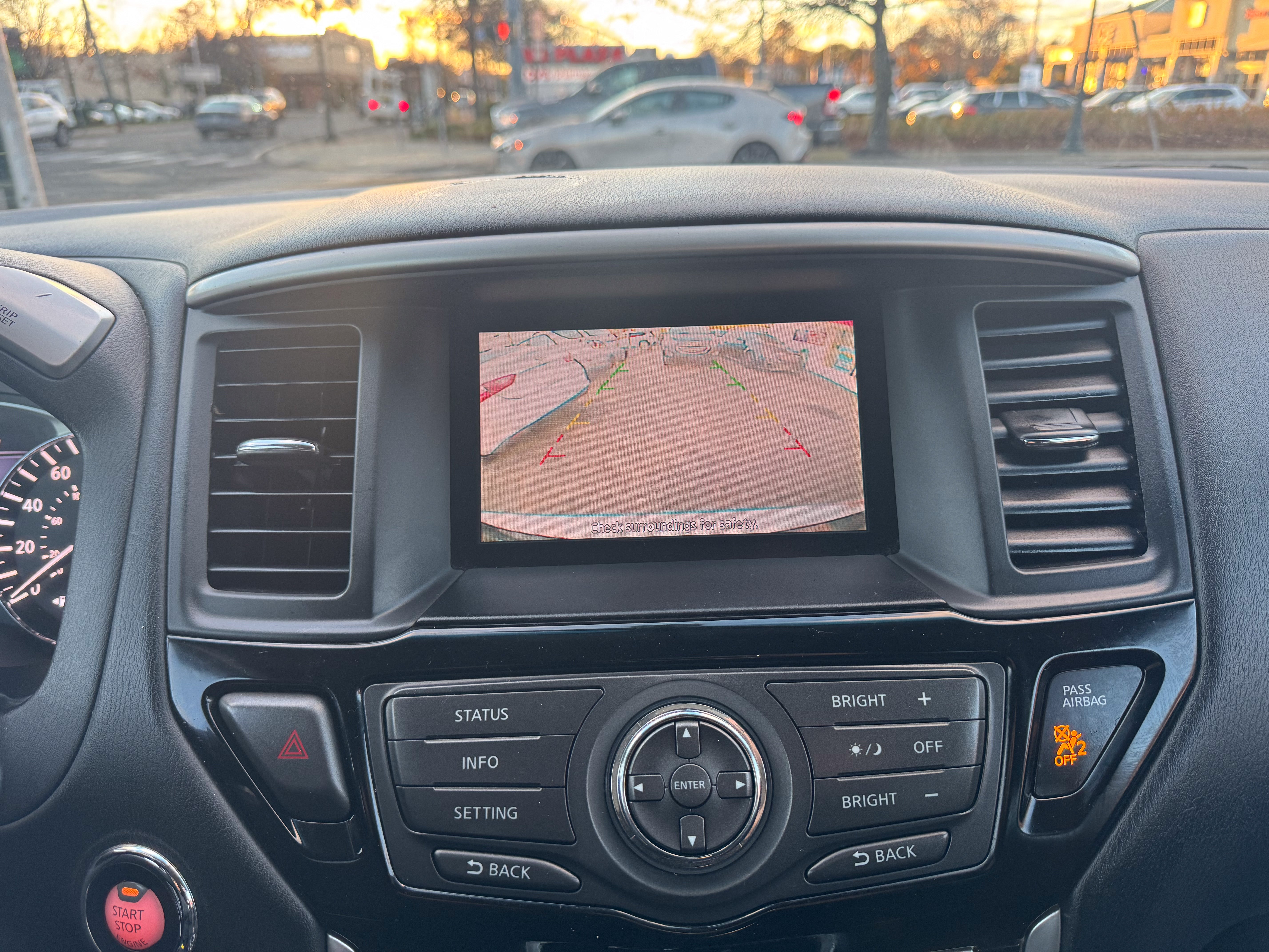 2016 Nissan Pathfinder SV